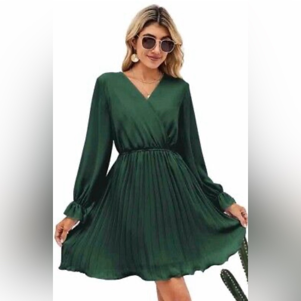 BBX Lephsnt Green Long Sleeve Vneck Chiffon Midi Pleated Party Dress 1x